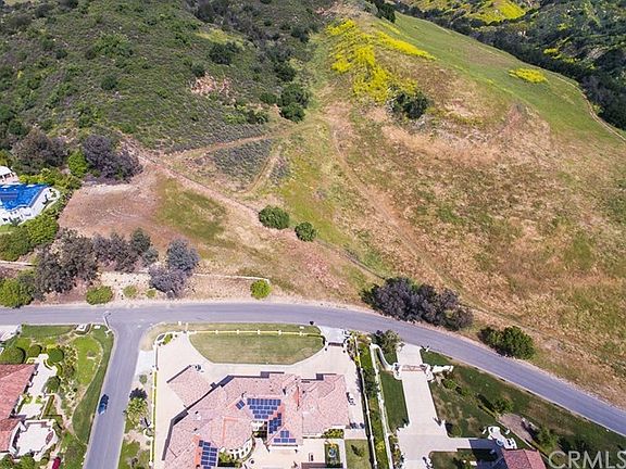 5th image of 920 Everest Dr