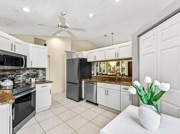 7888 Lexington Club Boulevard #B, Delray Beach, FL 33446