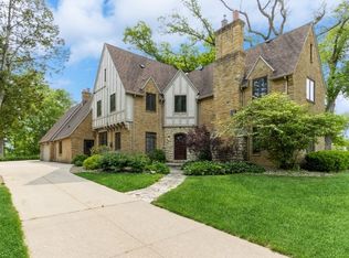 1920 Ridgeway Dr SE, Cedar Rapids, IA 52403