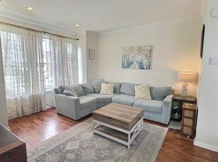 525 Kingsley Ct, Philadelphia, PA 19128