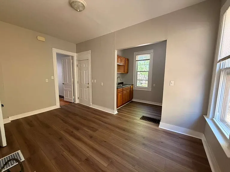 331 Edgewood Ave #1B — Photo 5