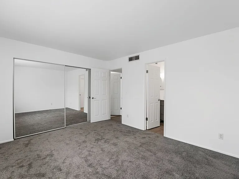 1336 N 85th Pl — Photo 15