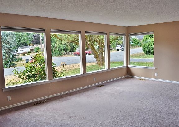 4th image of 3204 NE 190th St