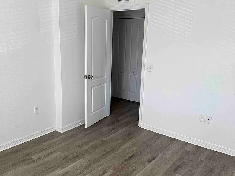2328 Chatham Place Dr — Photo 10