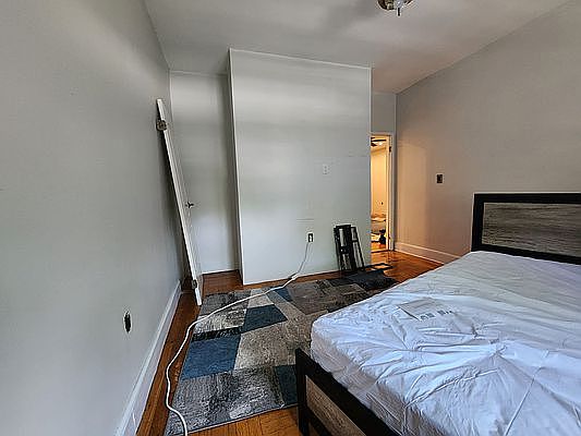 4th image of 222 E 16th St #F