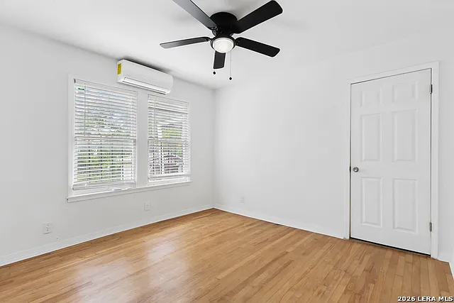 418 McDougal Ave — Photo 14