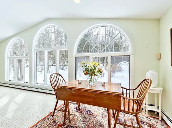 5 Heritage Lane, Cumberland, ME 04110