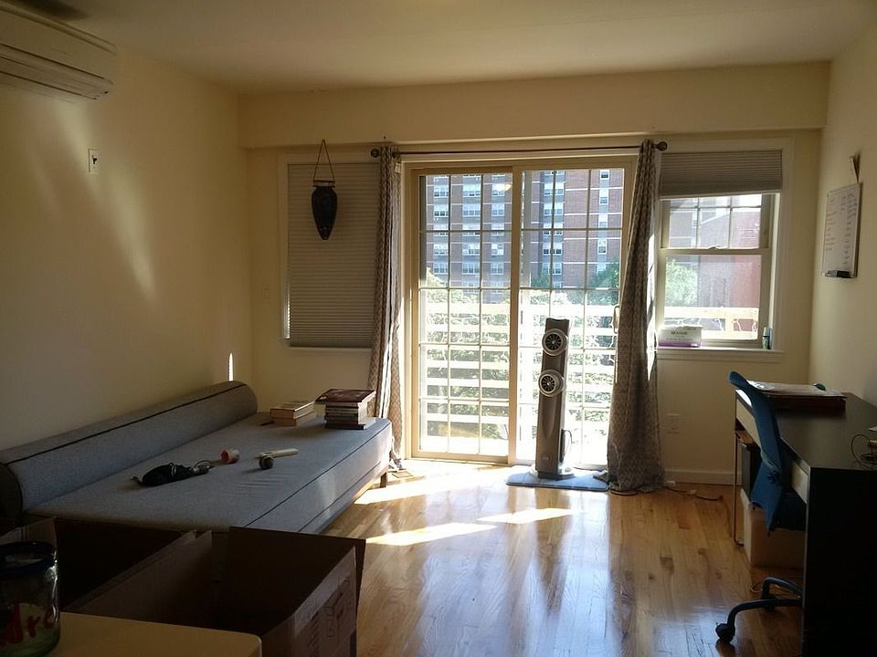1st image of 2306 31st Ave APT 3R