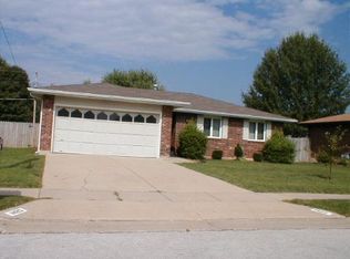 1425 S Saint Marys Ave, Springfield, MO 65804