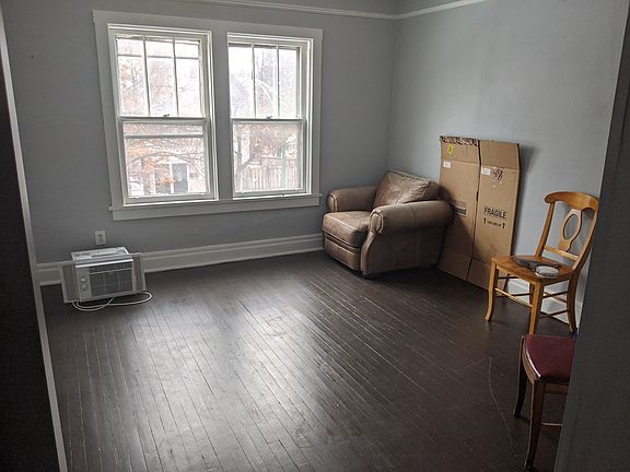 3rd image of 2842 N Campbell Ave