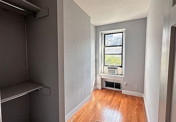 4th image of 17 Saint Marks Pl APT 11
