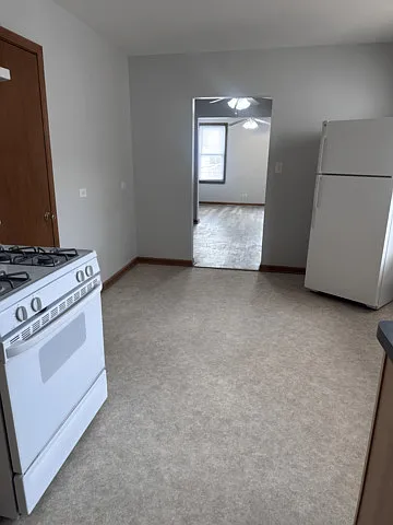 1725 W 18th Pl #2B — Photo 3