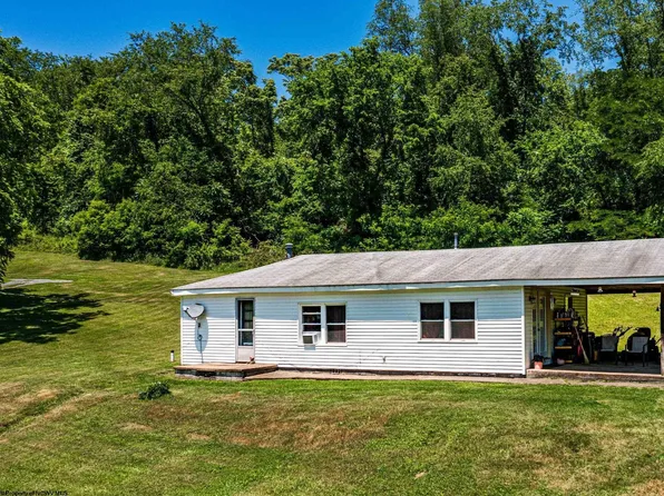 200 Rosedale Hill Rd, Maidsville, WV 26541
