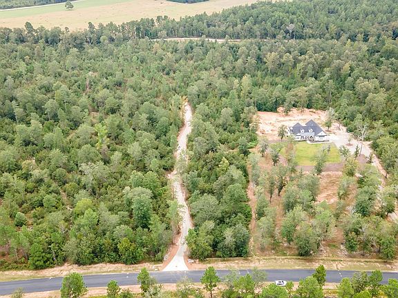 4th image of 1-8 Barrington Farms Dr