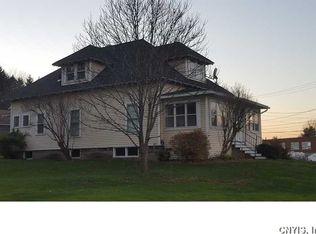 831 Woods Rd, Syracuse, NY 13209