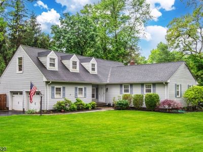56 Pitcairn Dr, Roseland, NJ, 07068