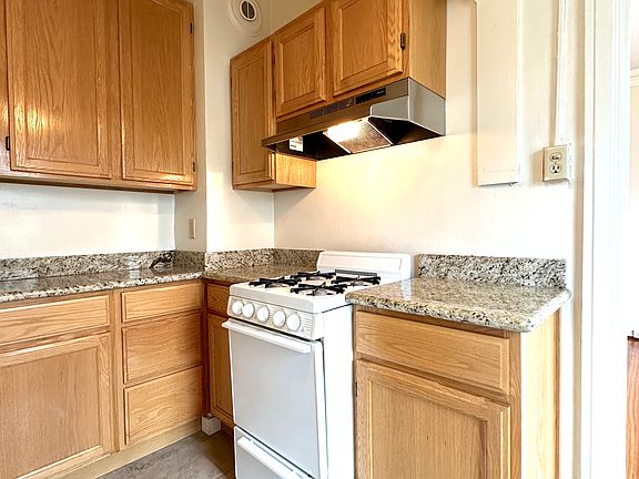 3rd image of 707 Stockton St #428237101