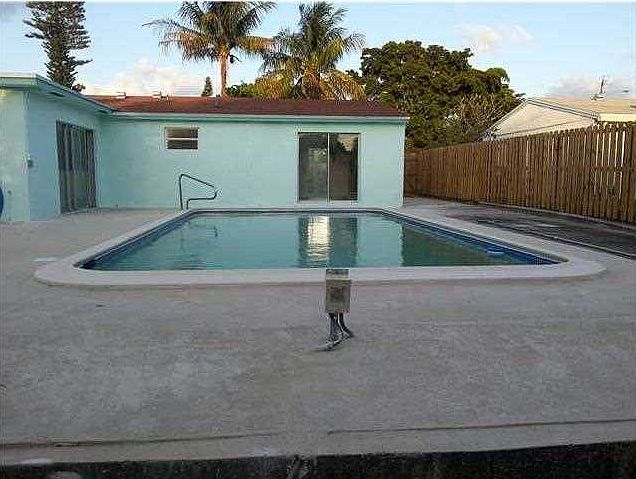 2nd image of 2201 SW 50th Ave
