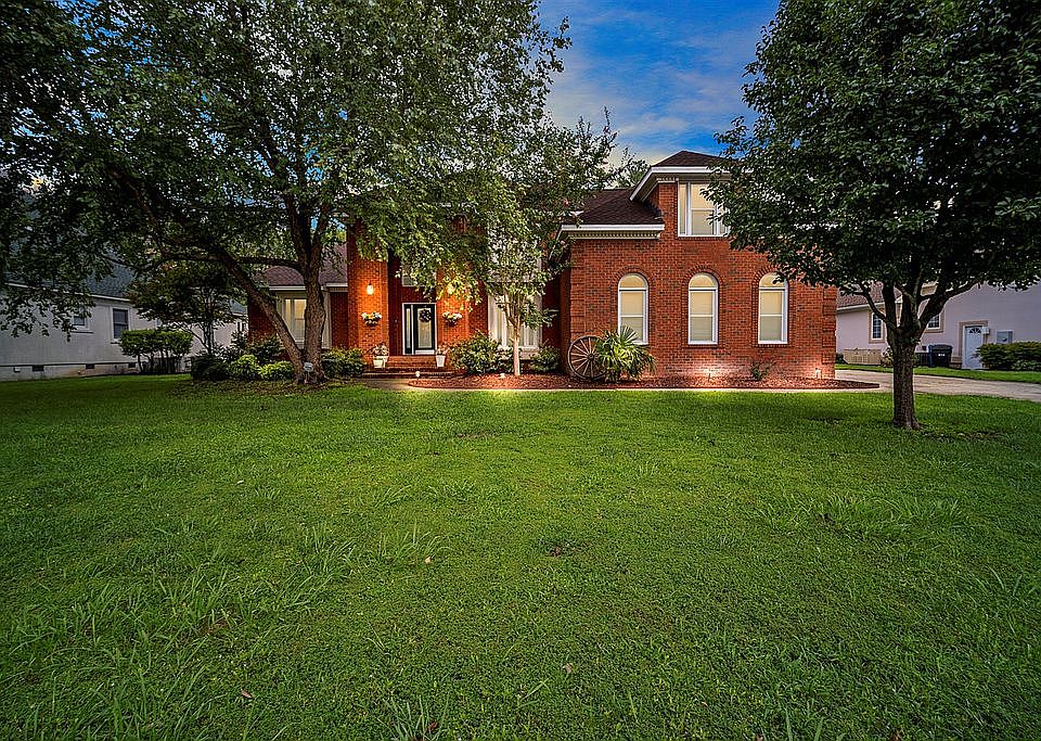 1st image of 916 Brasileno Ct