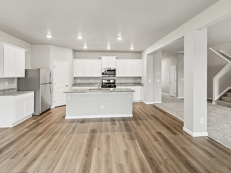 923 Gianna Ave — Photo 6