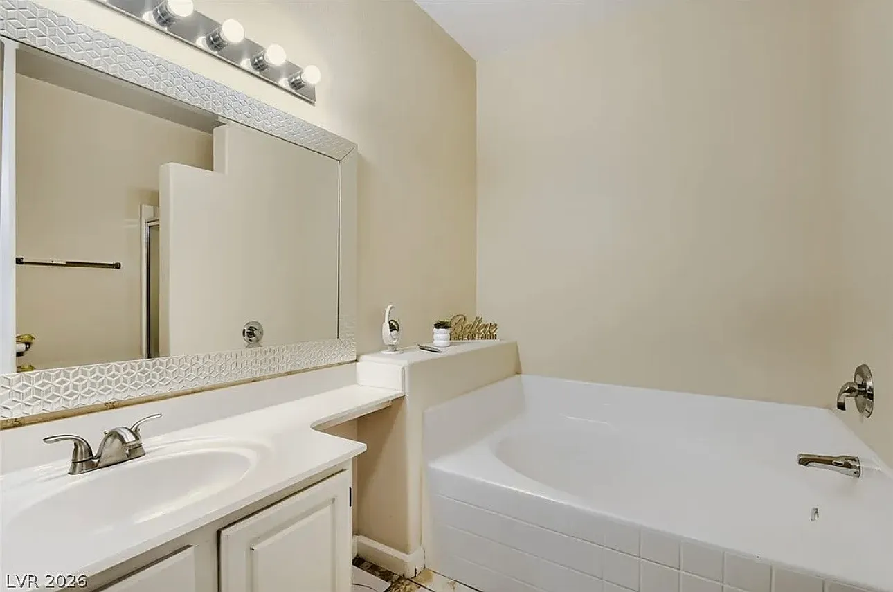 2 bed, 958 sqft, $1,400 — Photo 2
