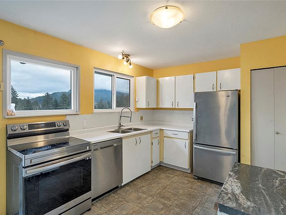 3rd image of 431 Macmillan Dr