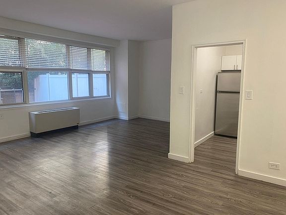 4th image of 420 E 80th St APT 1A