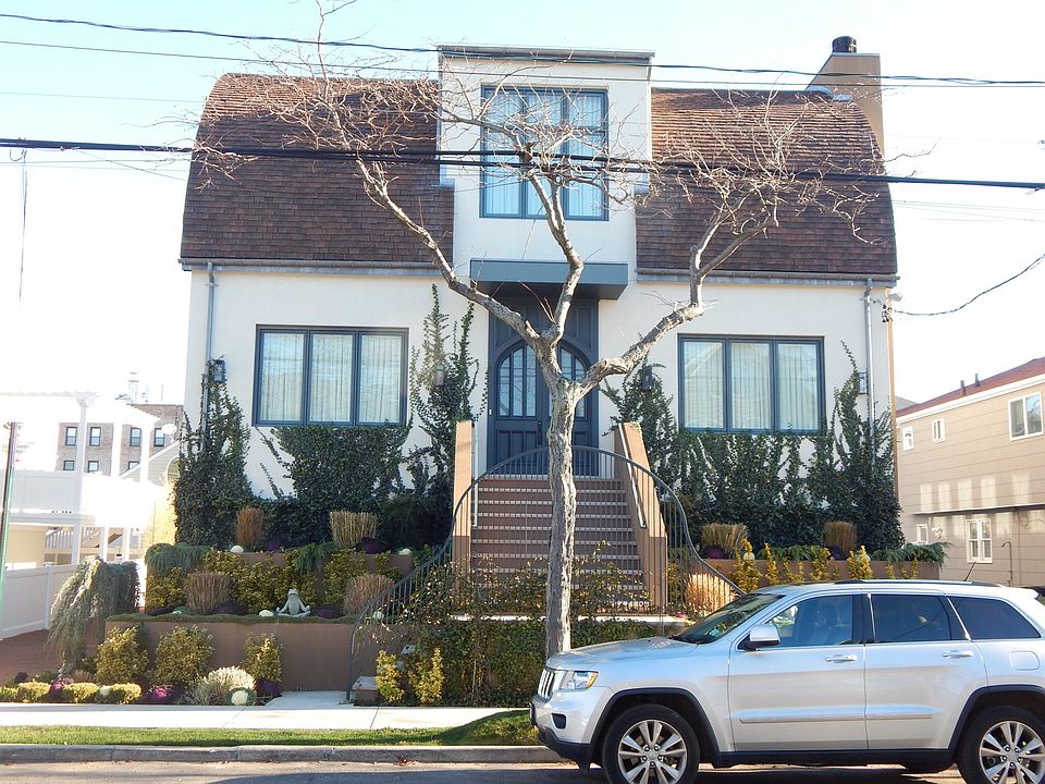 1st image of 250 Beach 130th St