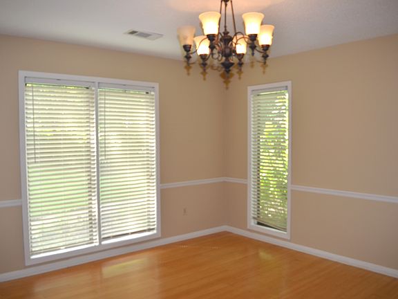3rd image of 2186 Woodruff Dr