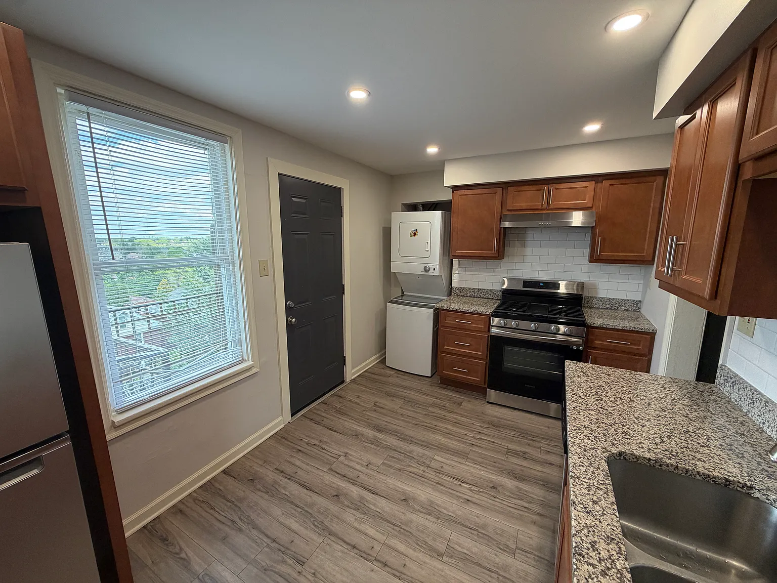 2 bed, 850 sqft, $1,250 — Photo 3