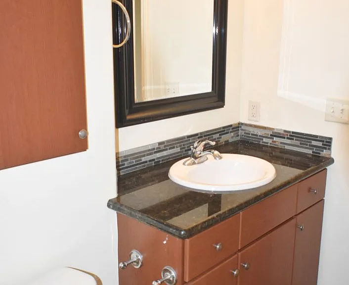1115 Belford Ave — Photo 16