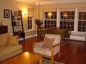 2nd image of 1519 Hinman Ave APT 6B