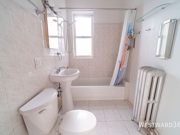5th image of 3555 W Sunnyside Ave APT 3