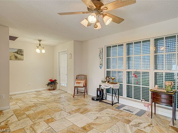4th image of 1122 SE 21st St