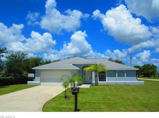 902 SE 5th Ave, Cape Coral, FL 33990