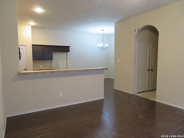 554 Creekside Cir — Photo 2