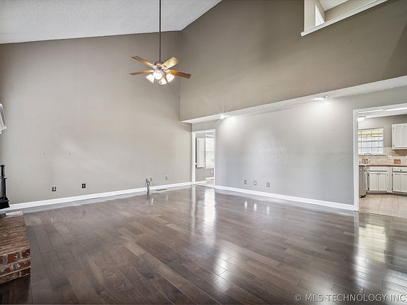 5th image of 7401 S Oak Ave
