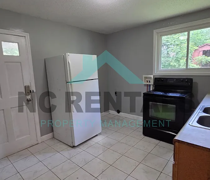 3211 Donnell St — Photo 7