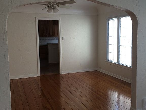 4th image of 254 S Rexford Dr