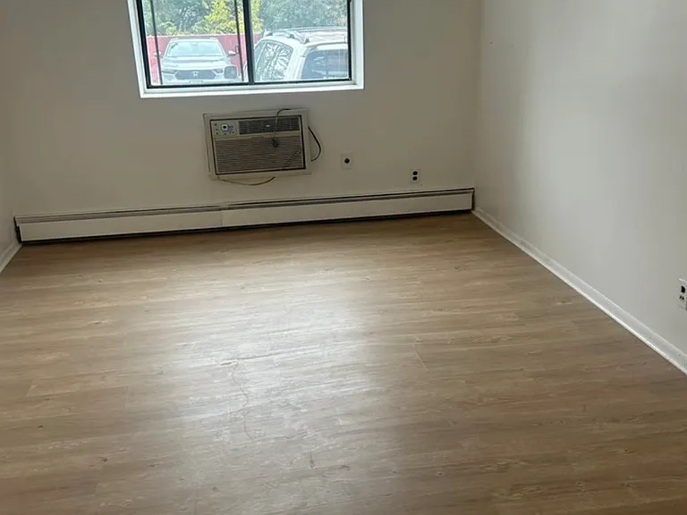 Clover Pl — Photo 8