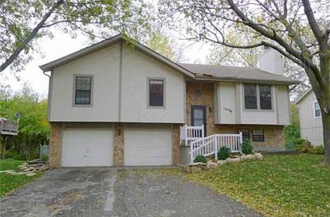 Split entry with lots of space for living