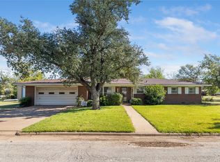 604 Rio Grande St, Coleman, TX 76834