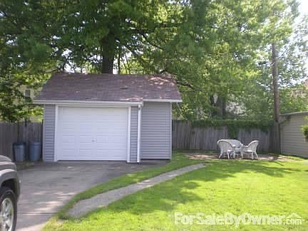 3rd image of 1333 W 105th St