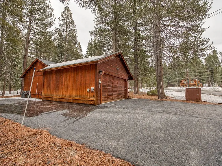 12055 Schussing Way — Photo 23