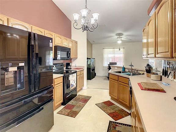 2nd image of 809 Blanc Ct