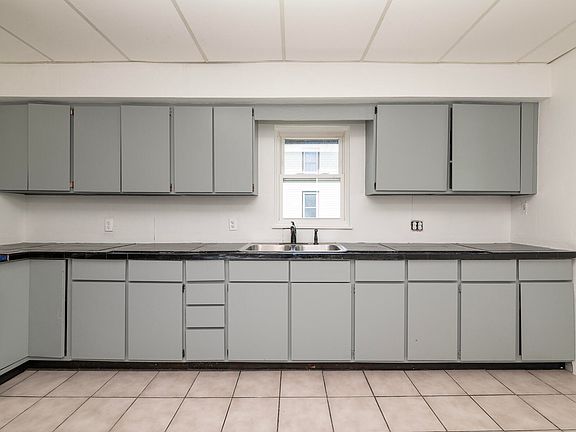 4th image of 315 East St