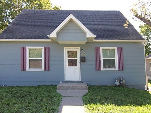 2nd image of 740 & 740-1/2 Sunset St #161f1c991