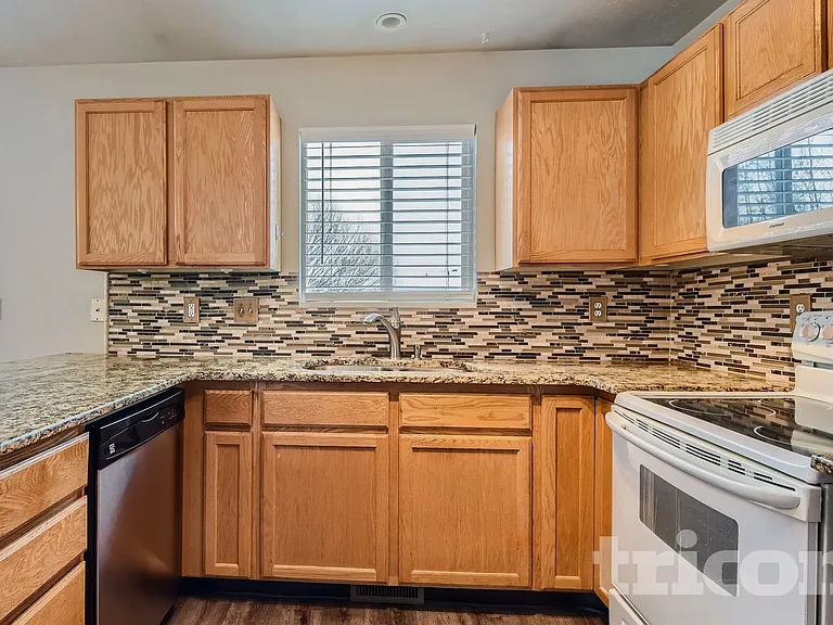 5206 S Midland Dr — Photo 12