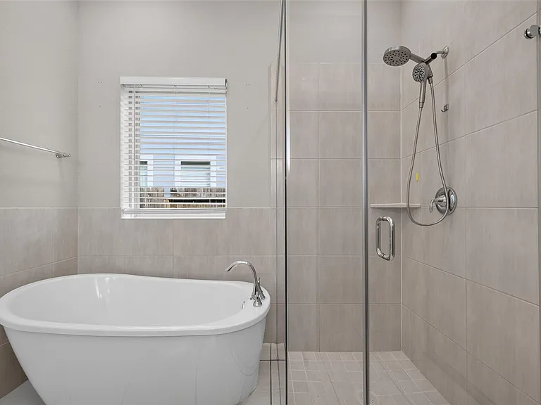 18410 Central Creek Dr — Photo 18