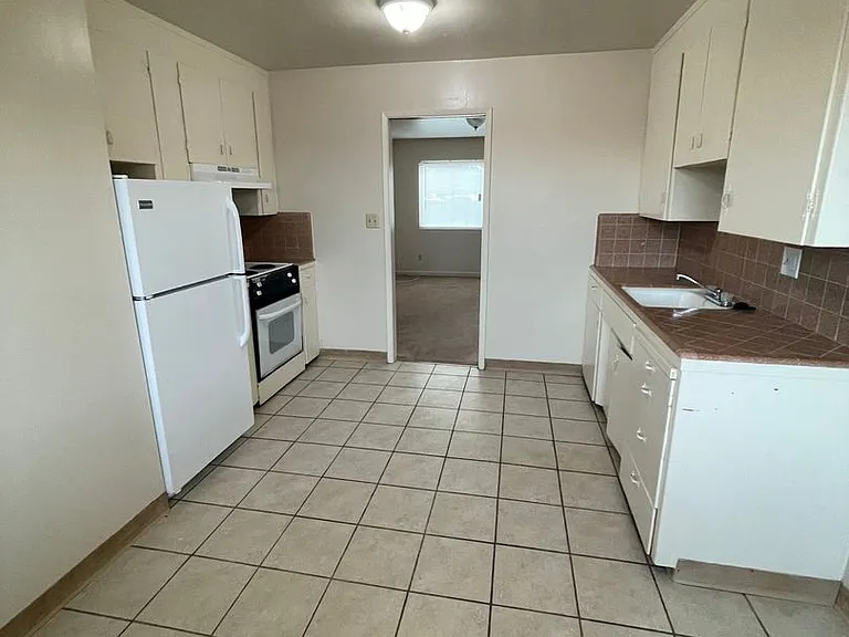 1570 Valley View Rd #5 — Photo 4